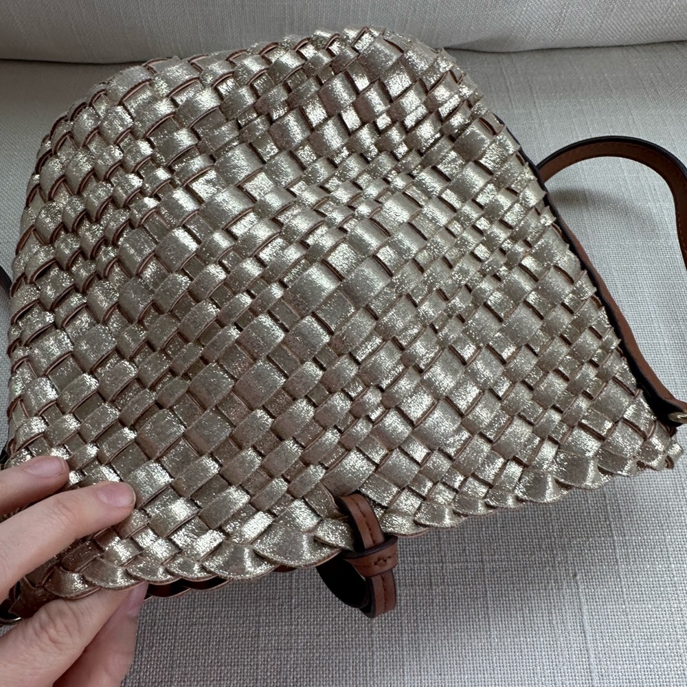 Calvin Klein Gold Woven Crossbody Bag - Picture 5 of 8